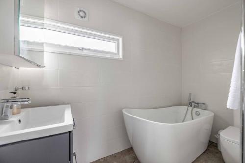 Central Windsor, 5 mins to Legoland, Driveway - By Tempstay, Windsor (zdjęcie 8)