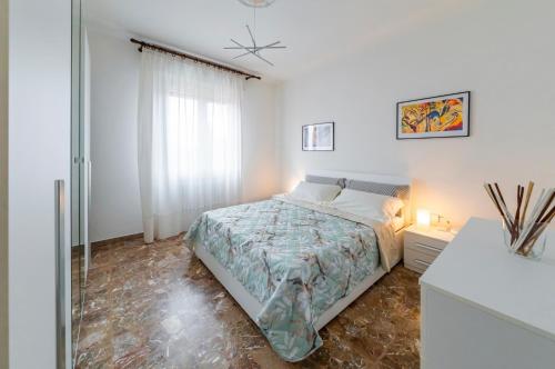 GuestHost - Ospedale Sant'Orsola Pizzardi White Apartment - image 5