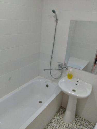 Park Hotel - image 4