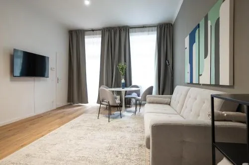 Bright & Airy Apartment with Balcony near City Center in Wien, Österreich