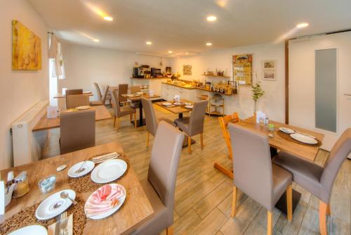 餐飲選擇, 赫梅茲博格酒店 (Seepension Hemetsberger) in 蒙德西