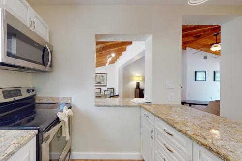 Pompano Place in Pompano Beach, USA