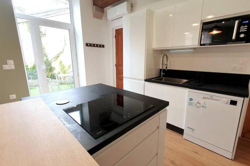 Classé 4 étoiles - Cybèle - Centre ville 2 Chambres, cour privative et Garage (Classe 4 etoiles - Cybele - Centre ville 2 Chambres, cour privative et Garage) in เวียน