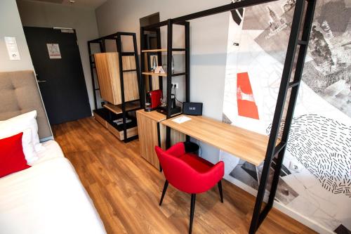 Superior Double Room image 9