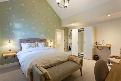 1 queen bed