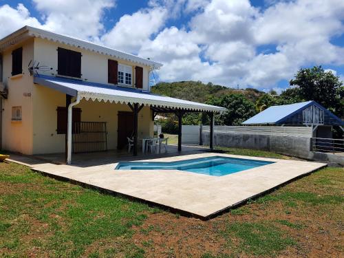 Villa de 3 chambres avec vue sur la mer piscine privee et jardin clos a Le Vauclin a 5 km de la plage