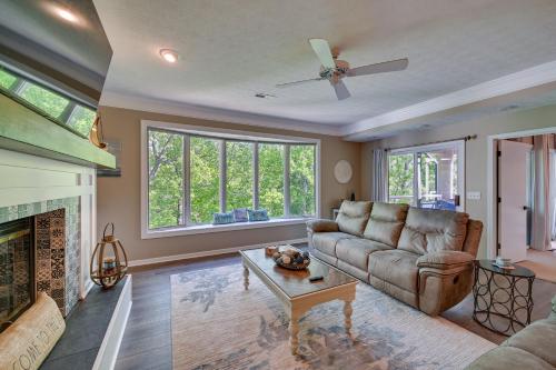 Lake Keowee Condo Resort Pools and Lake Access! in Salem, USA