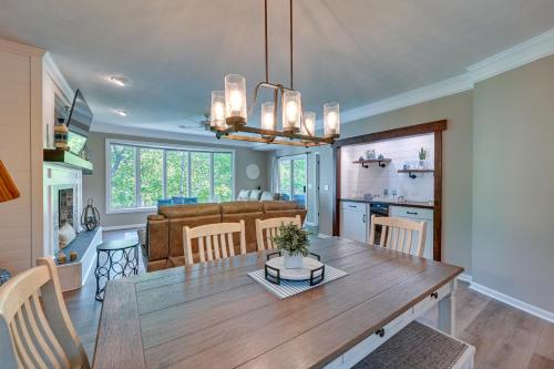 Lake Keowee Condo: Resort Pools & Lake Access! - Devils Fork State Park, Salem