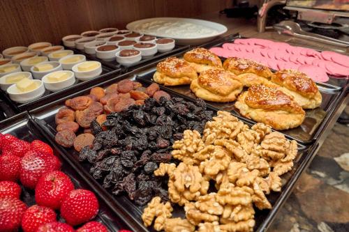 Bonne Sante Hotel - image 4