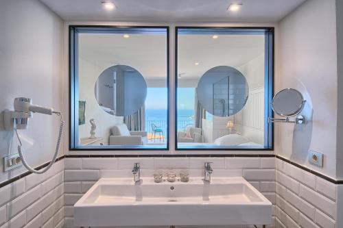 Hotel Aigua Blava - image 3