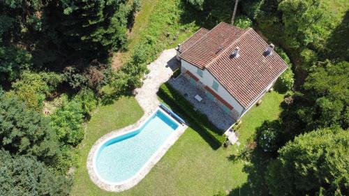 Magnifique Maison avec piscine sans vis à vis 4 chambres et 1 mezzanine dans un milieu verdoyant