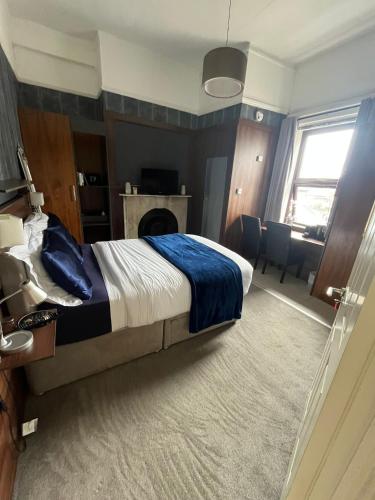 Upstairs Studio - Private kitchenette and Small en-suite, Dublin (photo 5)