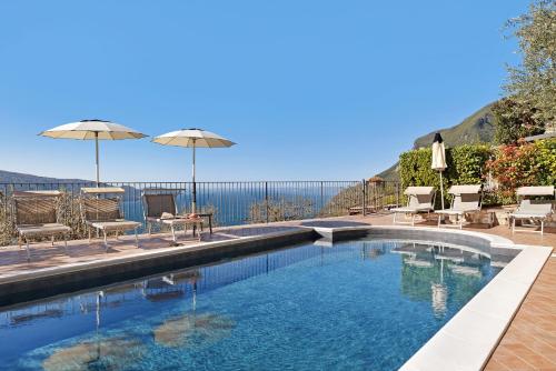 Two-Bedroom Deluxe Apartment with Garden View