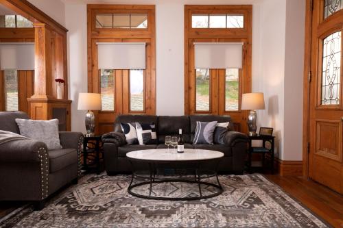 Riverboat Suites – Galena, IL