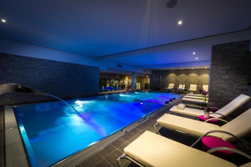 Swimming pool, Hotel Athena Spa in Strasbourg