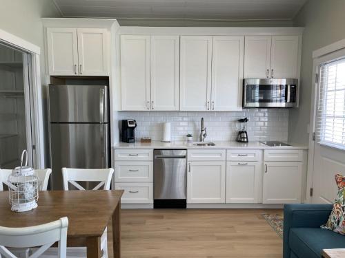 Key West Cottages - image 13