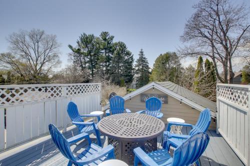 Family Home, 1 Block to Lake Michigan Beach! in Sheboygan, USA