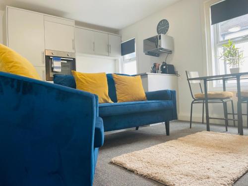 Westcliffe Apartments - image 5