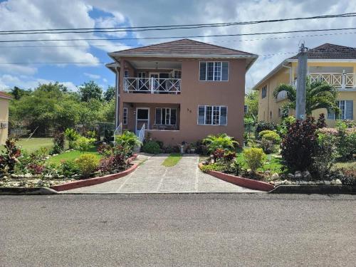 Vue extérieure, Soleil House with a View in Priory