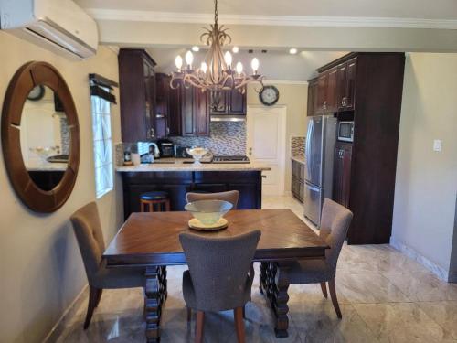 cuisine, Soleil House with a View in Priory