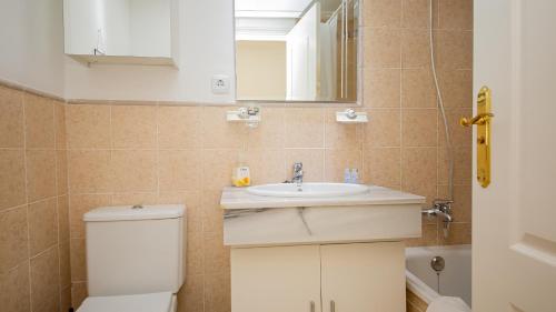 Apartment with Mountain View image 10