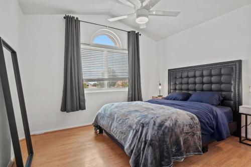 Work, Life, Luxury! Luxe Vegas Home w Firepit+Pool, Las Vegas (photo 6)