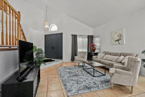 Work, Life, Luxury! Luxe Vegas Home w Firepit+Pool, Las Vegas (photo 9)