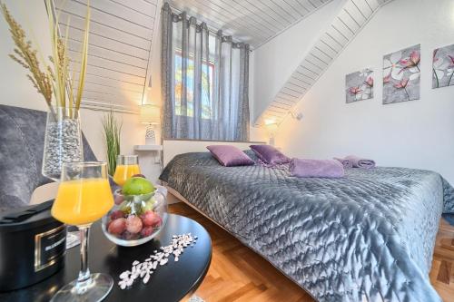 Couple's Getaway in the Center of Hvar w/Sea View 2