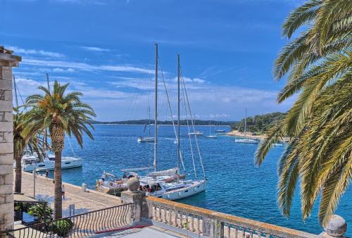 Couple's Getaway in the Center of Hvar w/Sea View 4