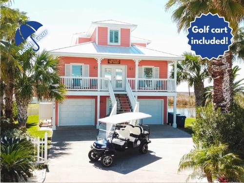 MR122 Large Beachy Home, Shared Pool, Boardwalk to the Beach and Golf Cart Included in Port Aransas, USA