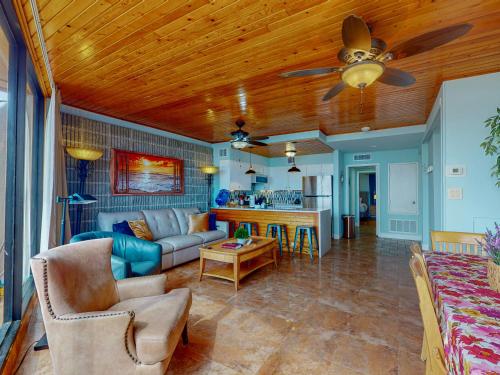 MP217 Gulf view condo with Boardwalk to Beach in Padre Island, USA