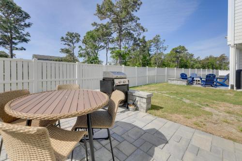 Beaufort Townhome with Game Room 8 Mi to Beaches!