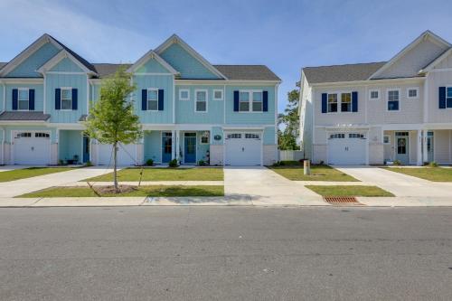 Beaufort Townhome with Game Room 8 Mi to Beaches!