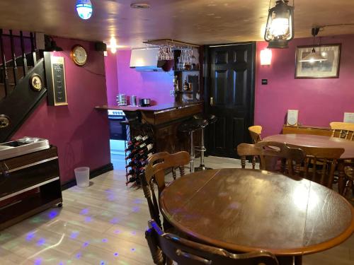 Faciliteter, B5-Jacks Court in Stalybridge