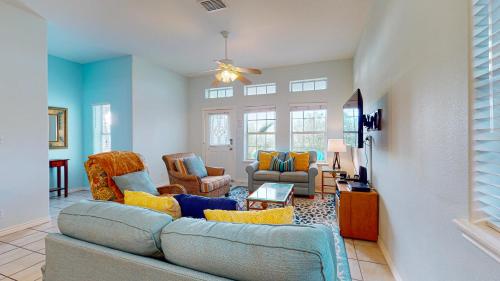 FD115 Spacious Home in Royal Sands, Shared Pool & Hot Tub, Golf Cart Included, Beach Boardwalk in Port Aransas, USA