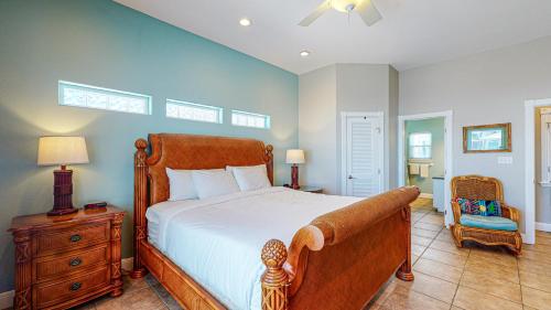 FD191 Spacious Home, 2 Shared Pools, Boardwalk, 3rd Level Eagles Nest and Golf Cart House in Port Aransas, USA