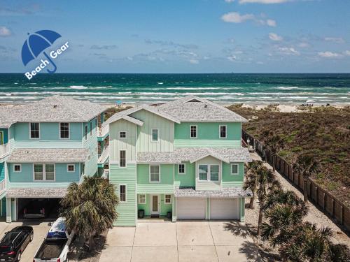 GUW101 Elegant 6BR Beachfront Home with a Private Pool, Boardwalk, Unobstructed Gulf Views in Port Aransas, USA