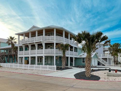 RD283 The Porches Breathtaking Custom New Home with Gulf Views, Private Pool and Golf Cart Included in Port Aransas, USA