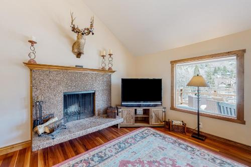Lakeside Living in Lake Arrowhead, USA