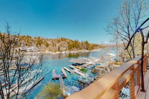 Lakeside Living in Lake Arrowhead, USA