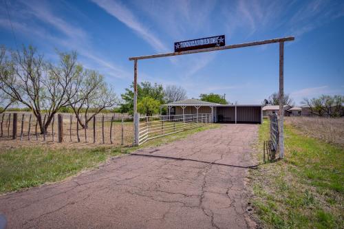 Stargaze, Hike and Kayak Cabin Near Copper Breaks!, Crowell (foto 3)