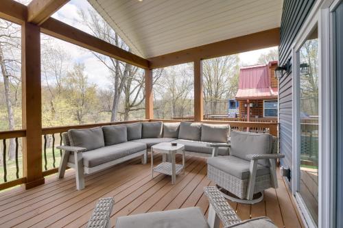 Waterfront Home on Lake Milton Dock, Hot Tub in Newton Falls