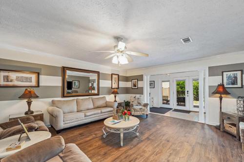 Gulf Highlands - 161 Grand Island Blvd