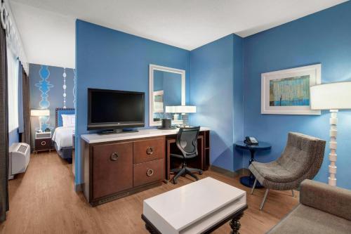 King Suite with Sofa Bed