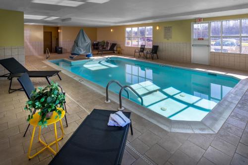 Country Inn & Suites by Radisson, Princeton, WV