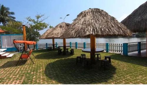 Hotel La Cueva del Pirata in Casitas, Mexico