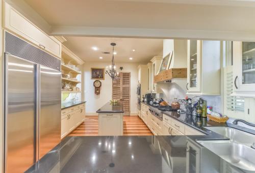 Elegant French Patio Home with Private Pool thumb 3