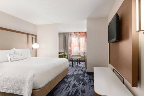 Fairfield Inn Erie - image 33