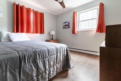 Waterfront Stagshead Lakehouse at Lake Arrowhead