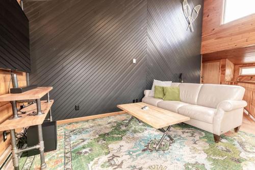 Waterfront Stagshead Lakehouse at Lake Arrowhead